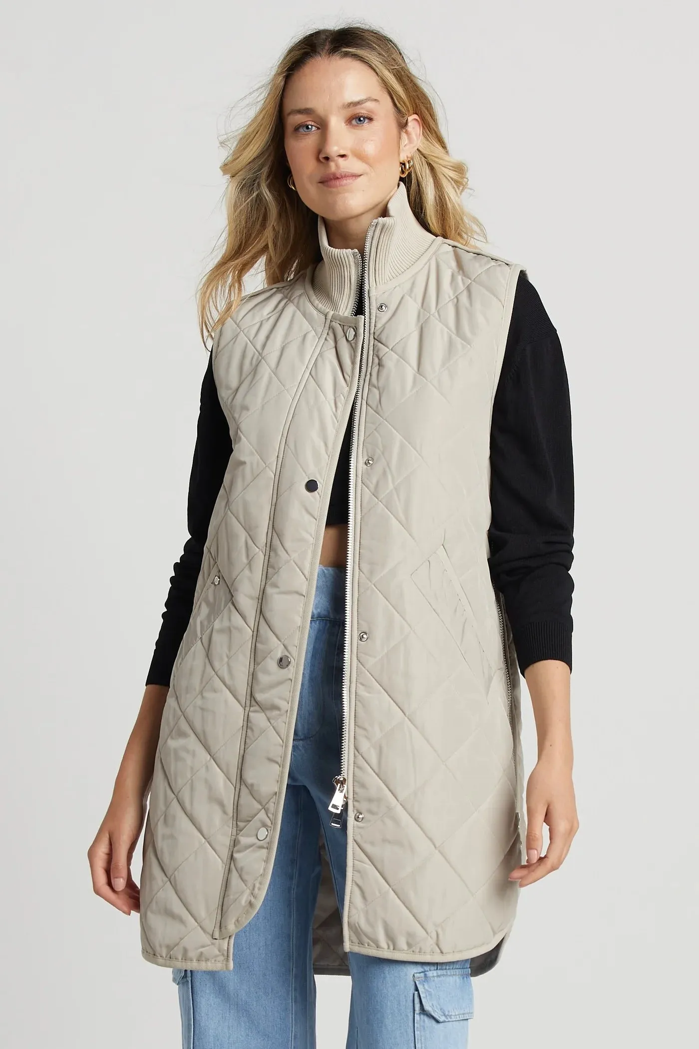 Adroit Atelier Destiny Sleeveless Quilted Vest