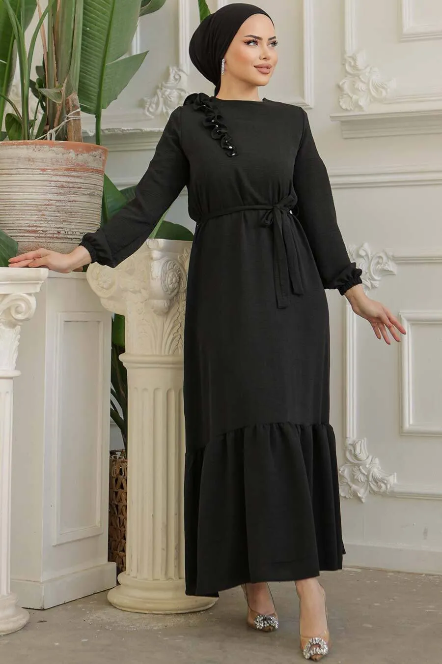 Tanya Long Maxi Dress With Ruffle Design - Waist Belt